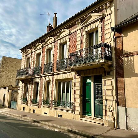 Appartement De Luxe Avec Fresque, Hyper Centre Et Parking Sure Fontainebleau Exterior foto
